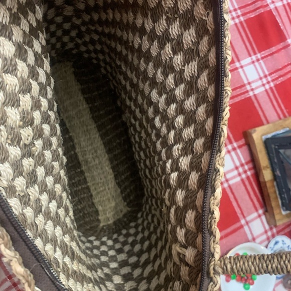 Elegant Woven Tote in Brown and Cream - Picture 6 of 7